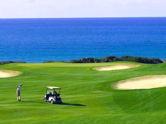 Golf: a way to attract...