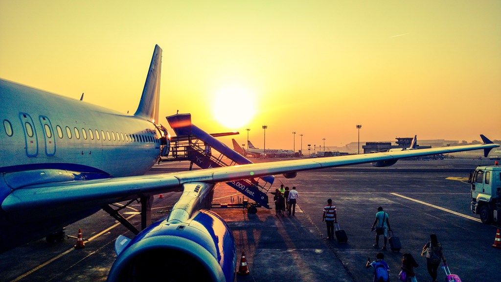 Greek airports raise a tax to...