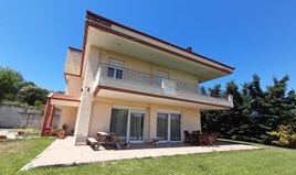 Detached house 377 m² in the suburbs of Thessaloniki