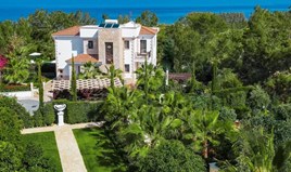 Villa 360 m² in Paphos