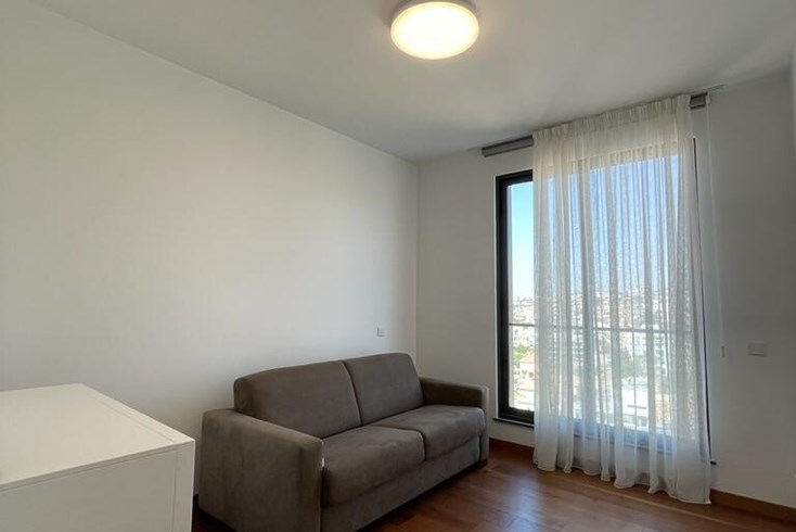 Realty photo 2