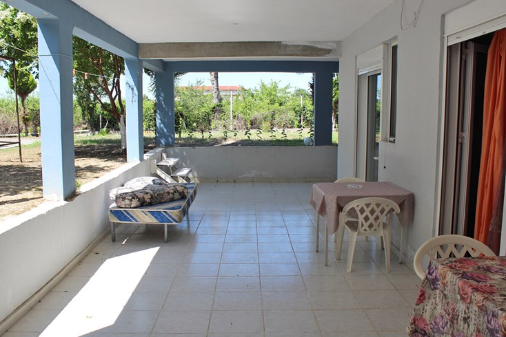 Realty photo 2