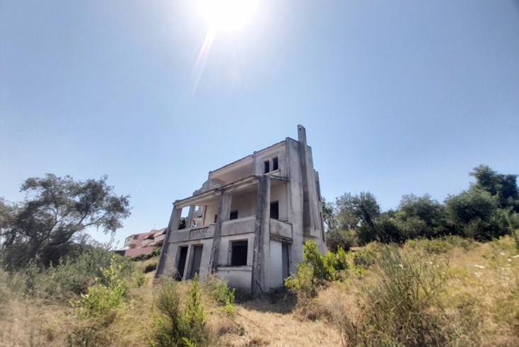 Realty photo 3