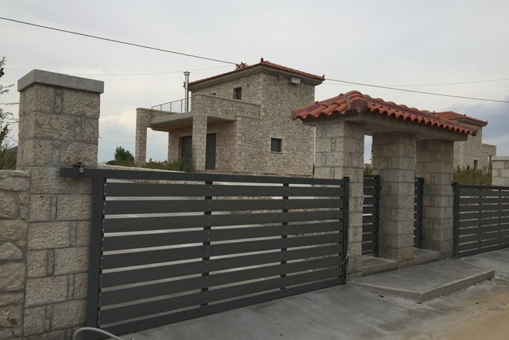 Realty photo 2