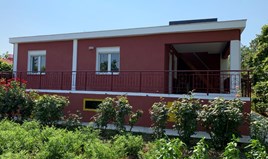 Kuća 184 m² u predgrađu Soluna