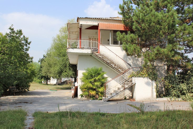 Realty photo 3