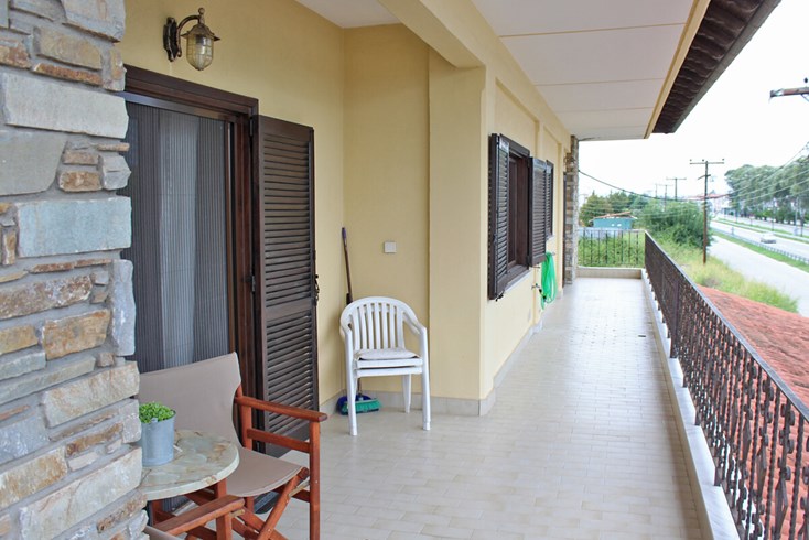 Realty photo 1