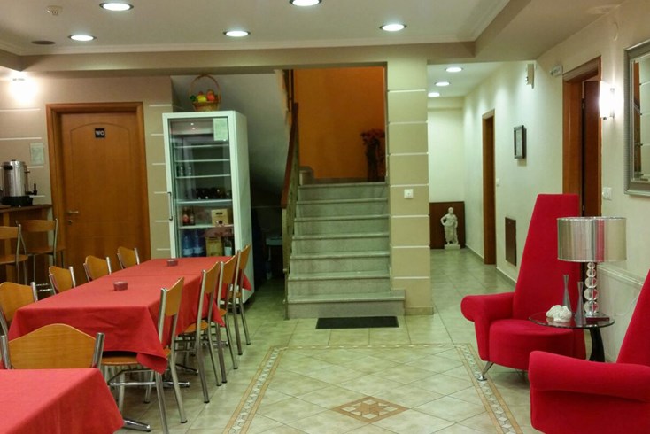 Realty photo 2