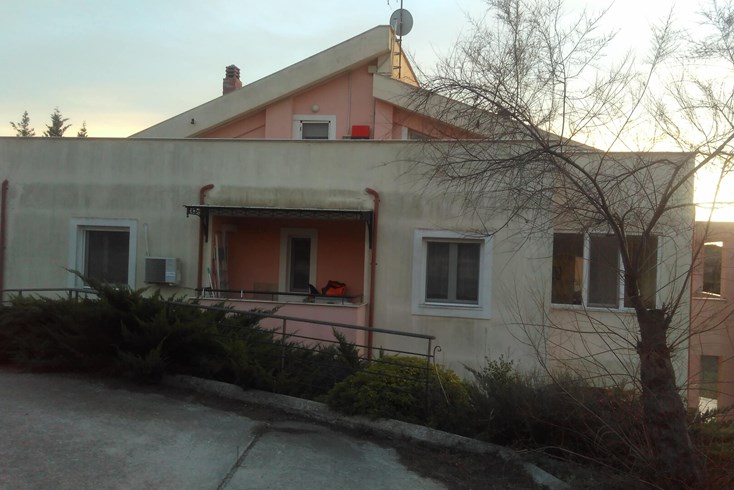 Realty photo 2