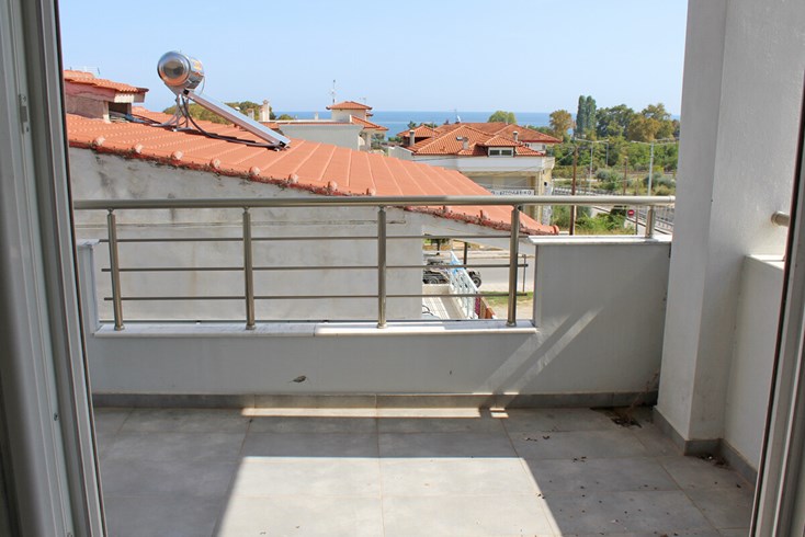 Realty photo 1
