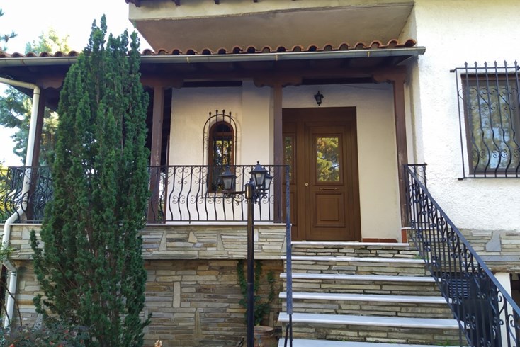 Realty photo 2