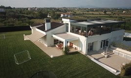 Villa 350 m² in the suburbs of Thessaloniki
