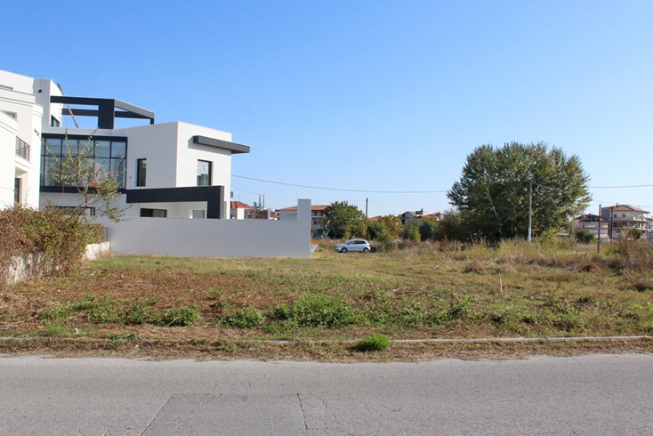 Realty photo 1