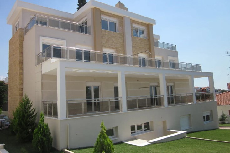 Realty photo 1
