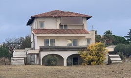 Detached house 376 m² in the suburbs of Thessaloniki