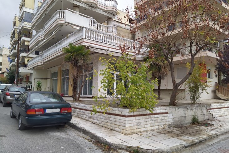 Realty photo 1