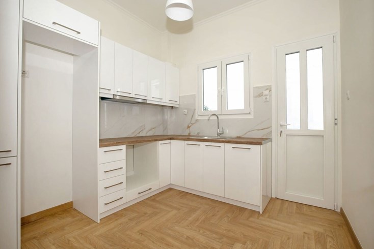 Realty photo 1
