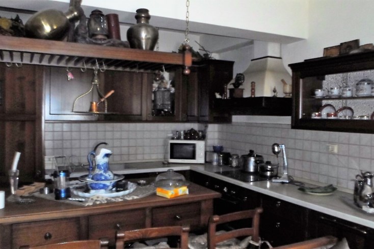 Realty photo 3