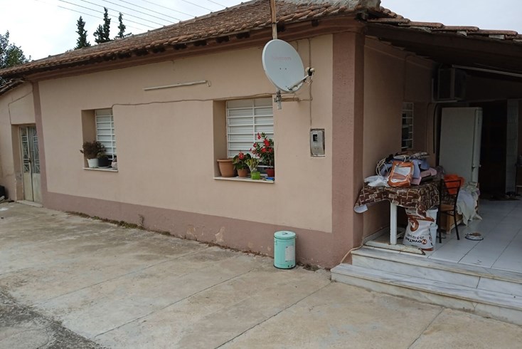 Realty photo 1