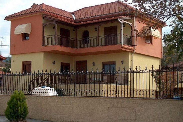 Realty photo 1