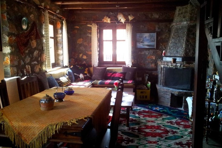 Realty photo 2