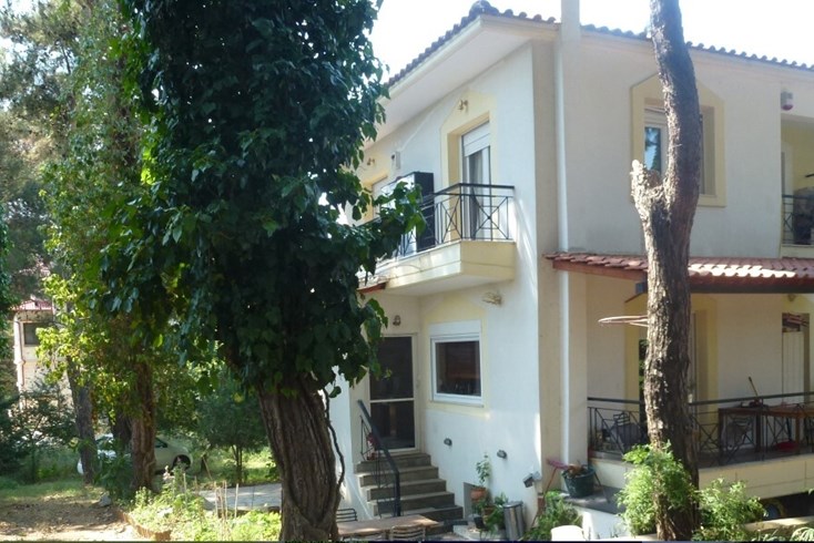 Realty photo 1
