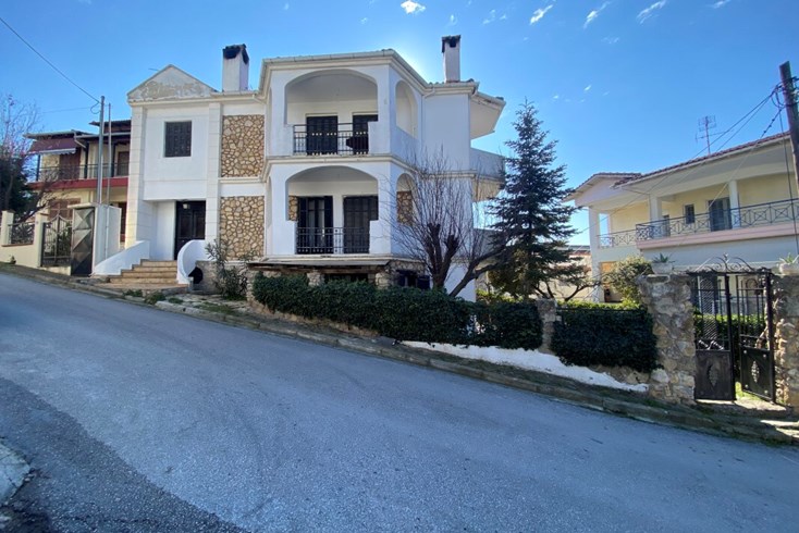 Realty photo 2