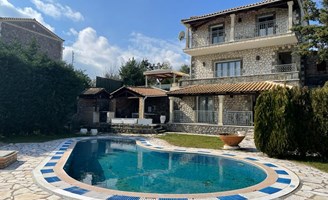 Villa 450 m² in Corfu
