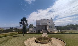 Villa 930 m² dans la banlieue de Thessalonique
