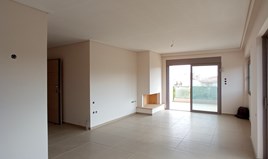 ბინა 72 m² ატიკაში