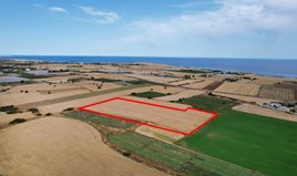 Land 14716 m² in Larnaka