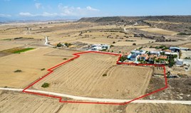 Land 13713 m² in Nicosia