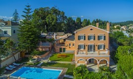 Villa 470 m² in Corfu