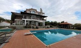 Villa 475 m² in the suburbs of Thessaloniki