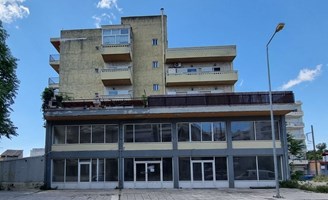 Commercial property 840 m² Selanik’te