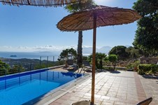 Property 714 photo 3