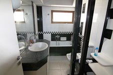 Property 10012 photo 12