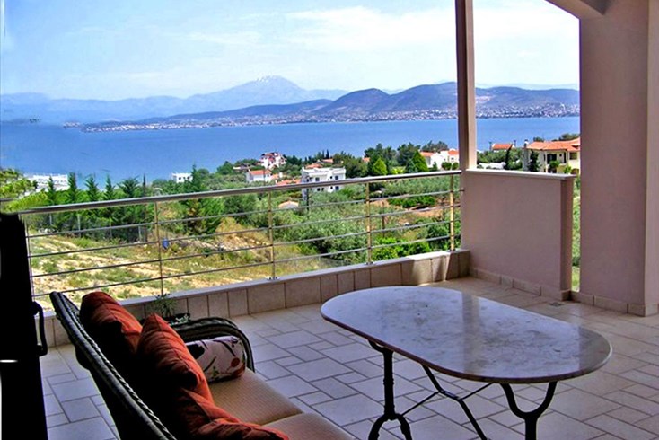 Realty photo 1