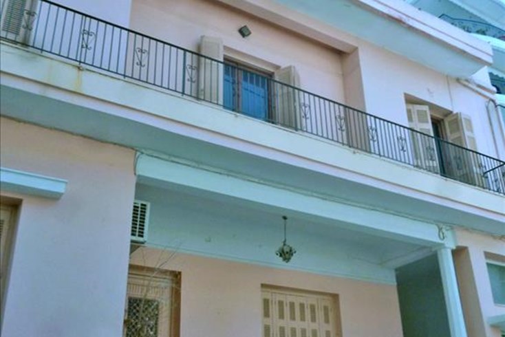 Realty photo 1