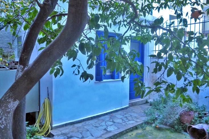 Realty photo 2