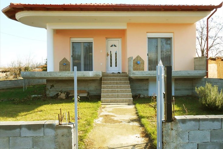 Realty photo 2