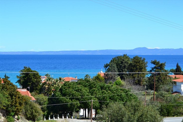 Realty photo 2