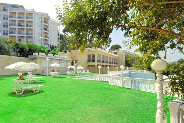 Realty photo 2