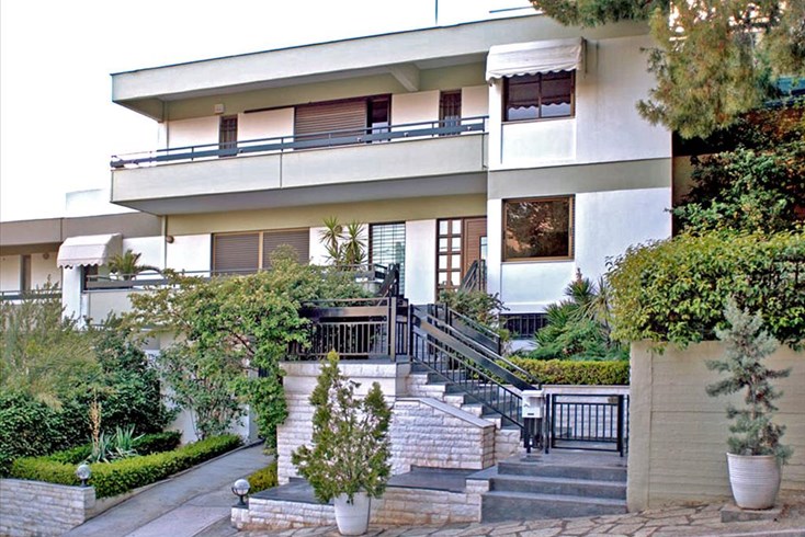 Realty photo 1
