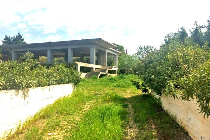 Realty photo 2