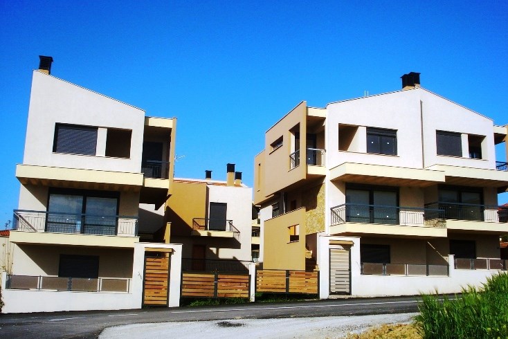 Realty photo 1