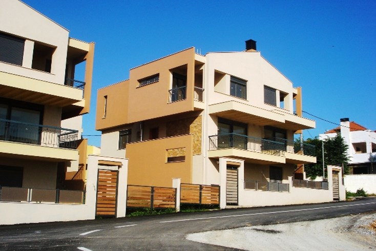 Realty photo 2