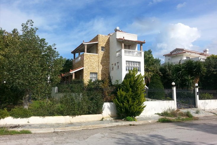 Realty photo 1
