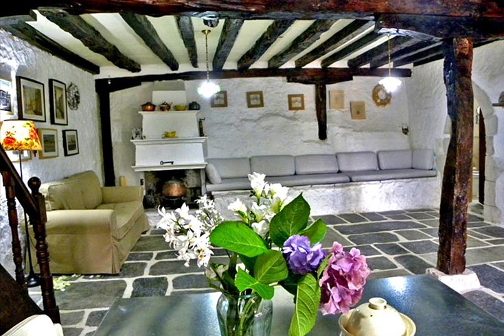 Realty photo 2