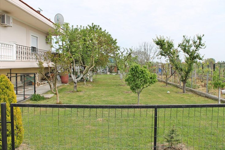 Realty photo 2